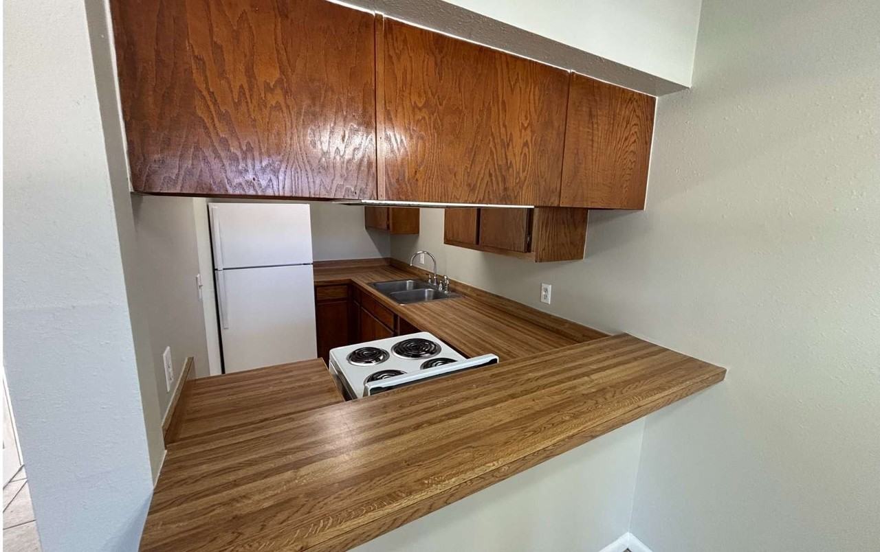 3855 NW HUNTSBORO 102 - Photo 4 of 7