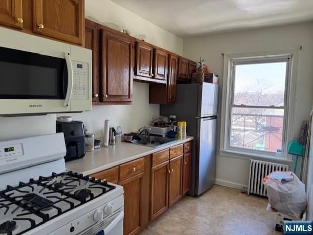 140 W Englewood Ave Apt 4c - Photo 3 of 10