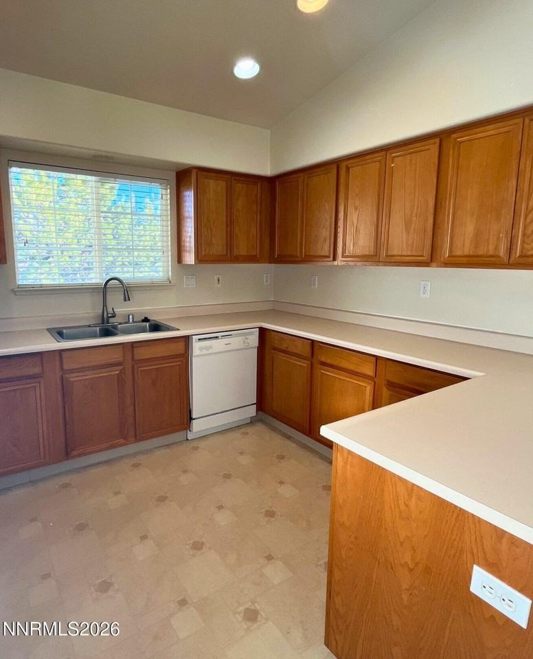 2275 Albatross Way - Photo 3 of 22