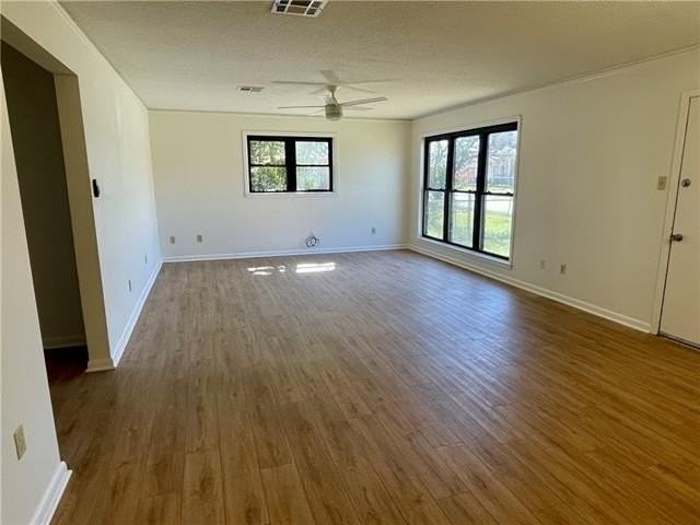 554 Stratford Dr - Photo 3 of 12