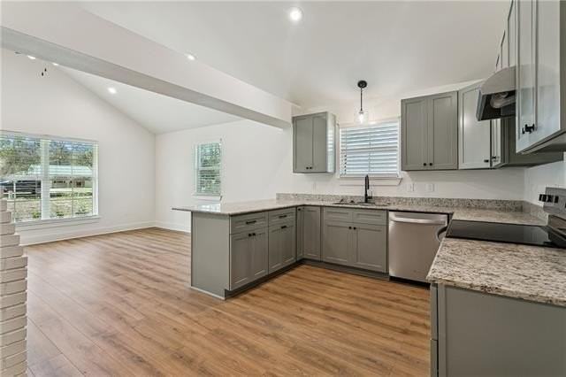 20205 Garland St - Photo 6 of 15