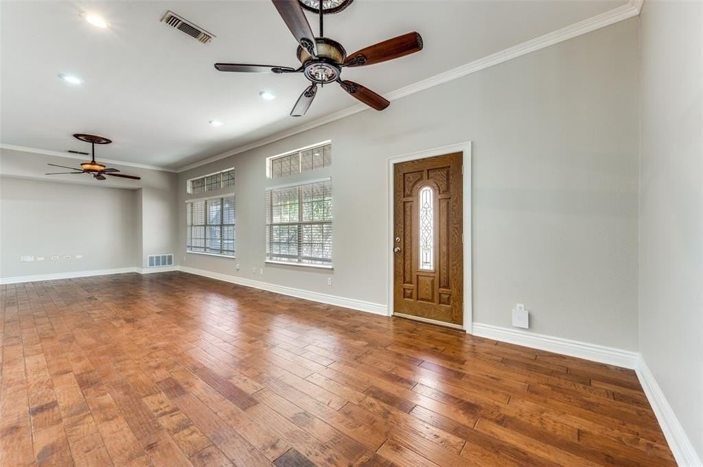 908 Mccoy Dr - Photo 5 of 32