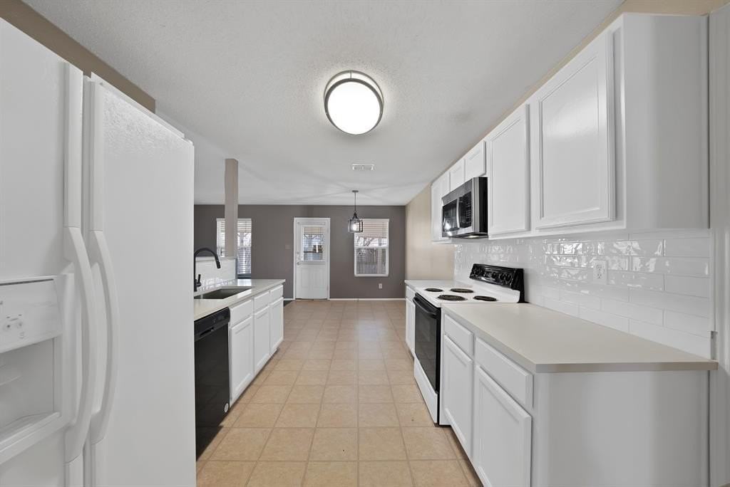 1477 Greenbrook Dr - Photo 6 of 37