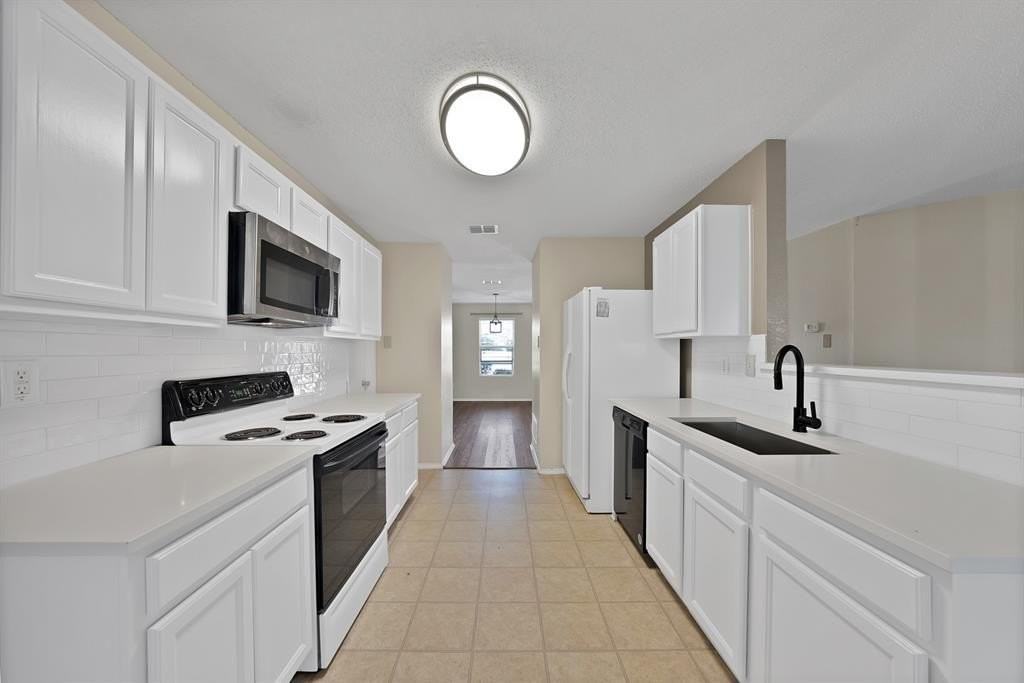 1477 Greenbrook Dr - Photo 7 of 37