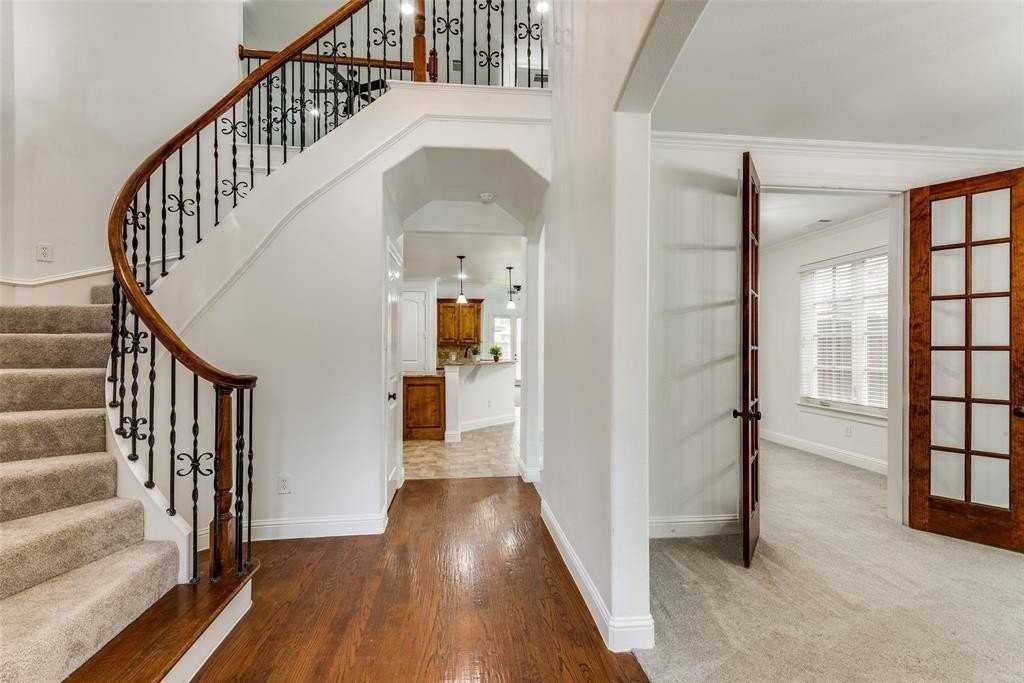 2307 Kittyhawk Dr - Photo 4 of 14