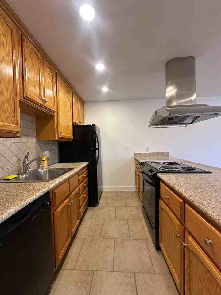 1208 Pierce St #1 - Photo 7 of 17