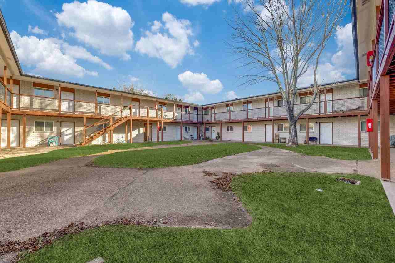 1001 W Elm St #204 - Photo 3 of 12