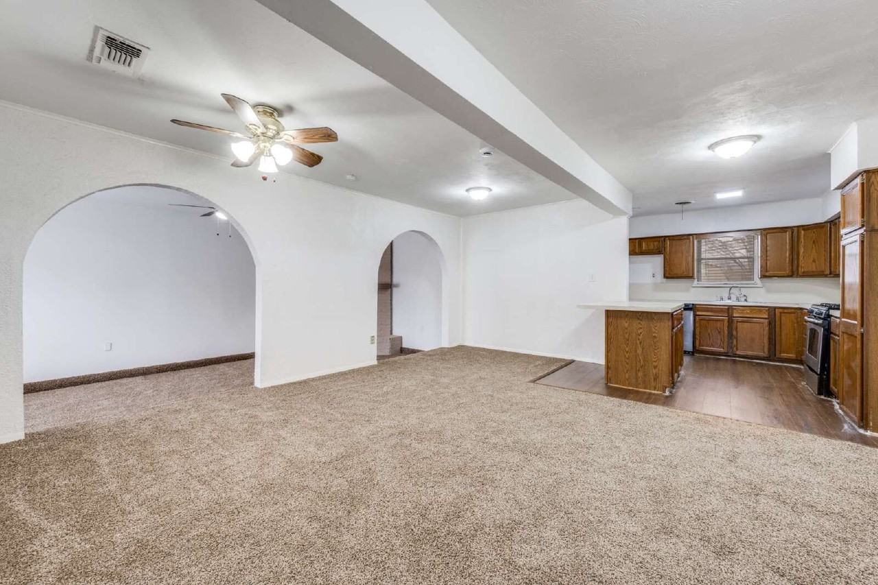 3110 Heather Ln - Photo 4 of 12