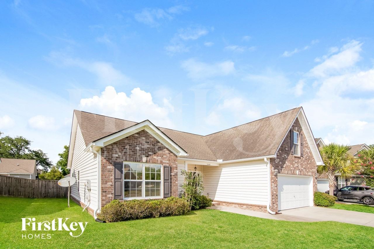 7648 Fayetteville Rd - Photo 2 of 15