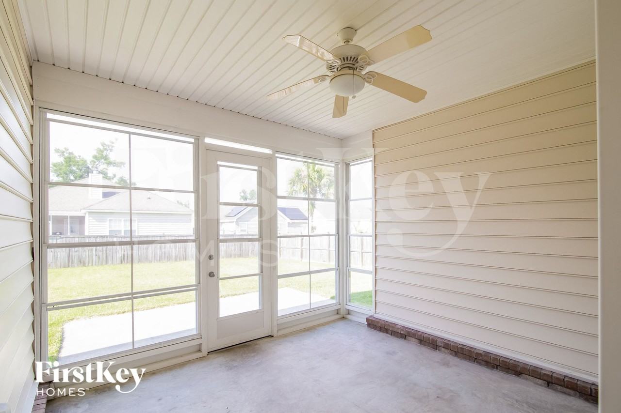 7648 Fayetteville Rd - Photo 7 of 15