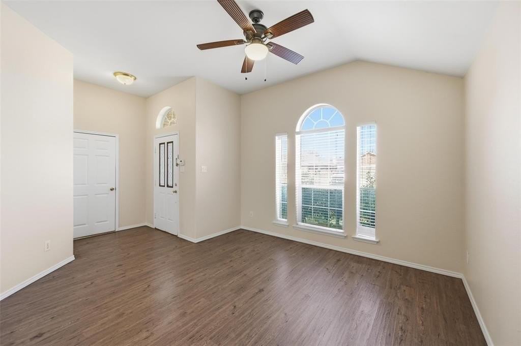 1006 Godwin Ave - Photo 2 of 20