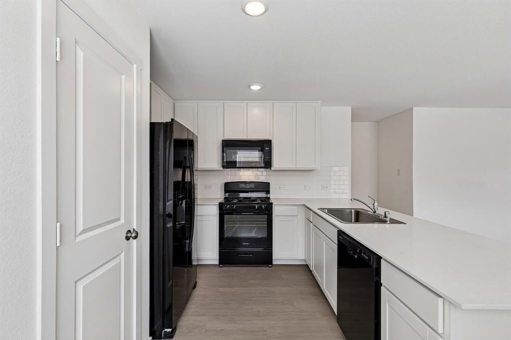 15244 Mariachi Rd - Photo 7 of 25