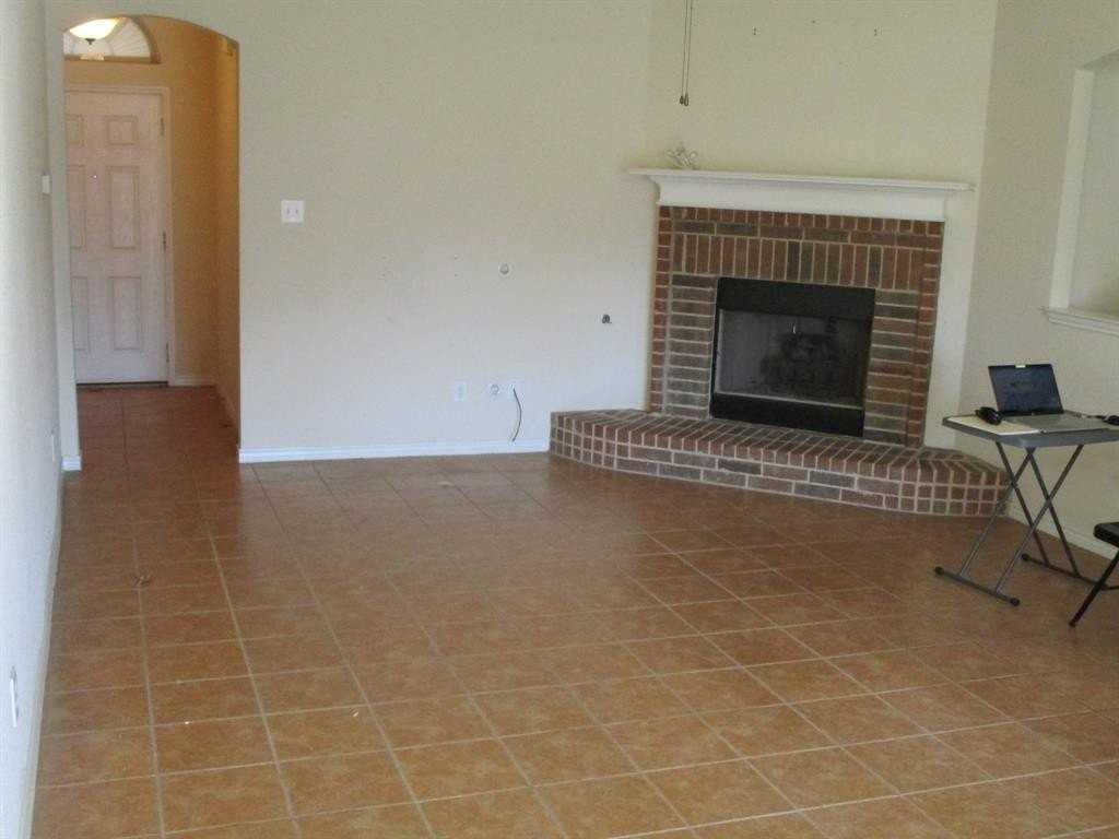 4028 Twin Creeks Dr - Photo 4 of 13