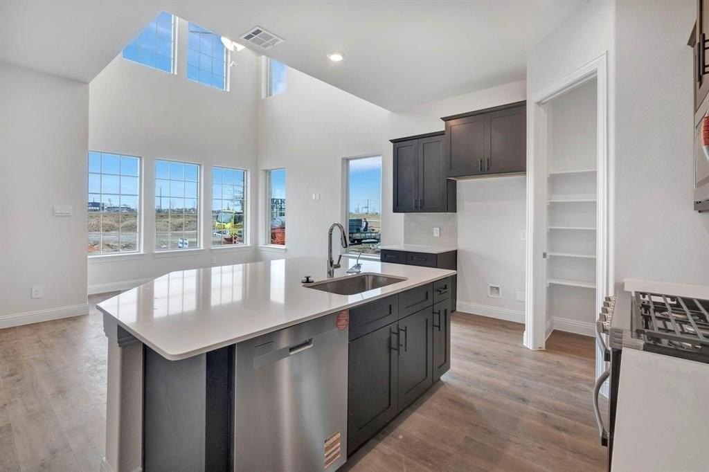 4546 Community Ct - Photo 5 of 15