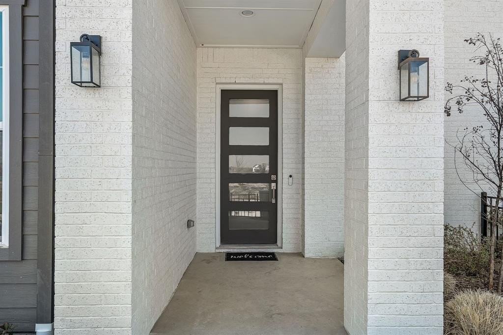 2124 Village Walk Pl - Photo 3 of 25