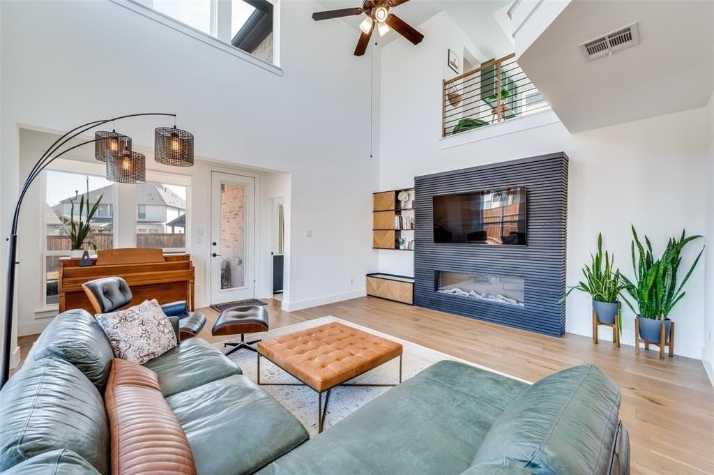 8433 Colburn - Photo 6 of 29