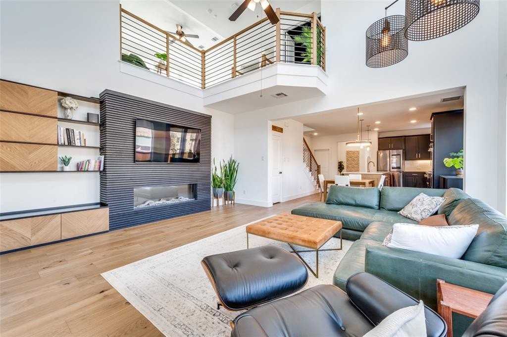 8433 Colburn - Photo 7 of 29