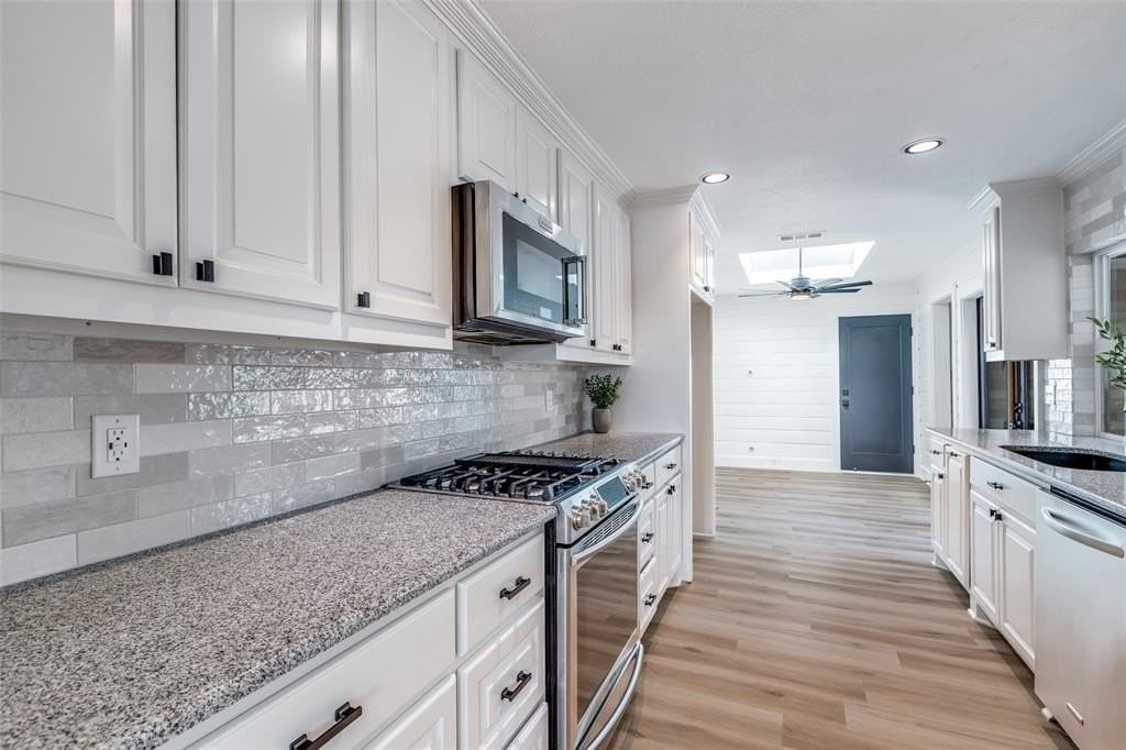 3813 Leathertop Dr - Photo 3 of 12