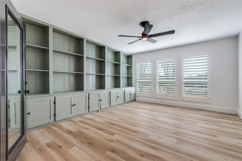 3813 Leathertop Dr - Photo 4 of 12