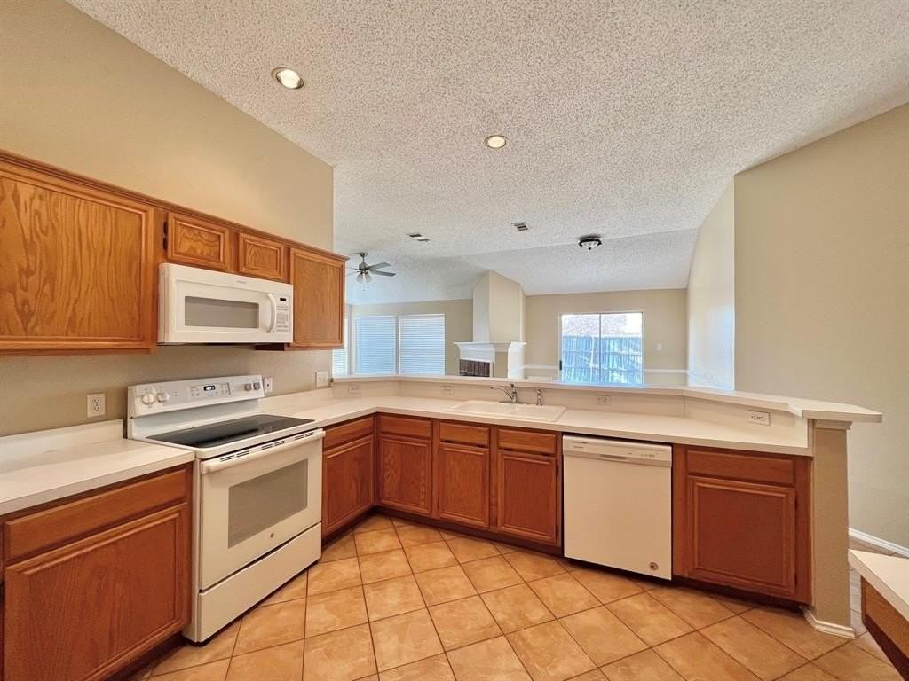 875 Shoal Creek Dr - Photo 4 of 20