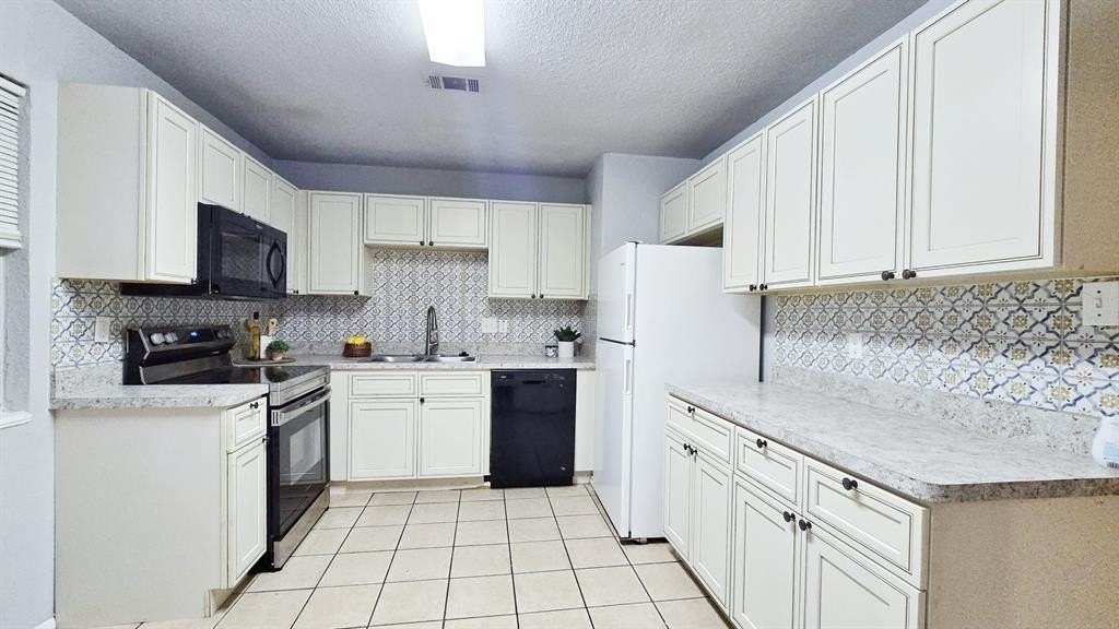 5563 Richardson St - Photo 5 of 11