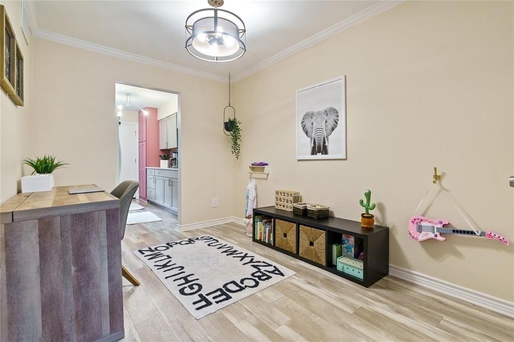 7707 Meadow Park Dr #112 - Photo 4 of 18