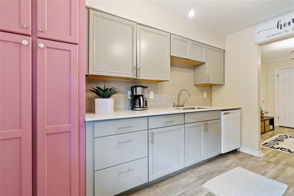 7707 Meadow Park Dr #112 - Photo 7 of 18