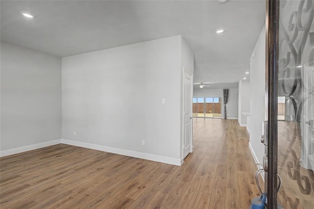 2344 Bellatrix Dr - Photo 4 of 40