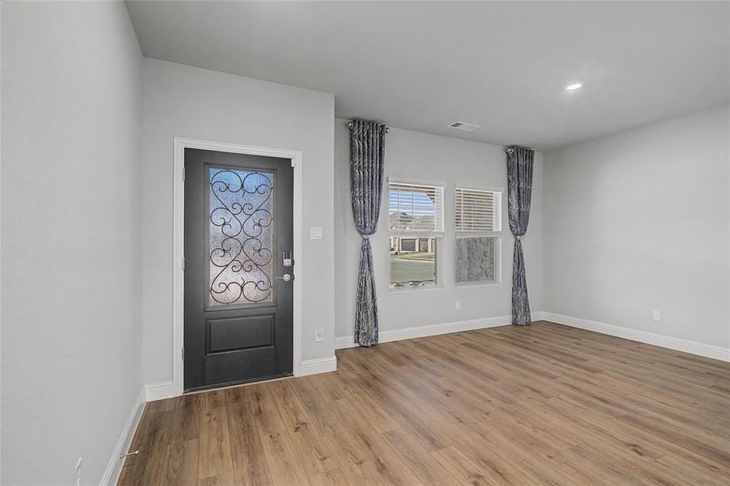 2344 Bellatrix Dr - Photo 5 of 40