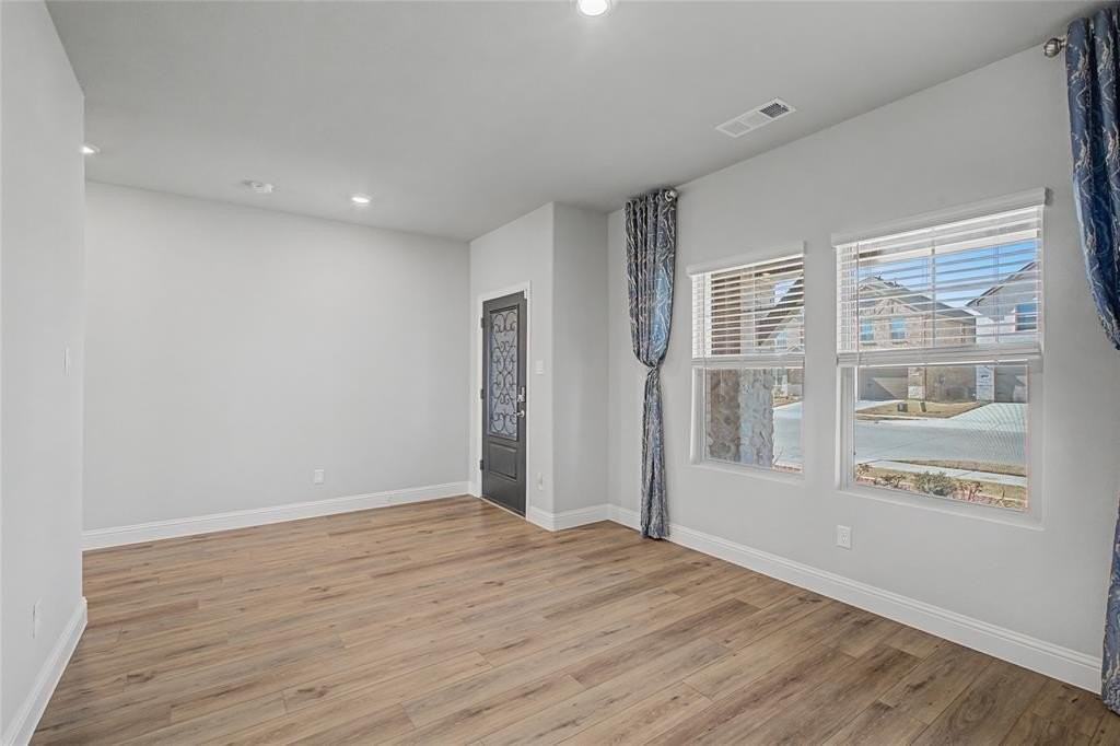 2344 Bellatrix Dr - Photo 6 of 40