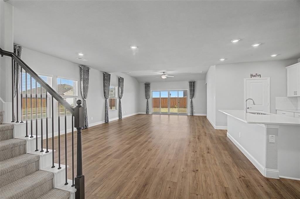 2344 Bellatrix Dr - Photo 7 of 40