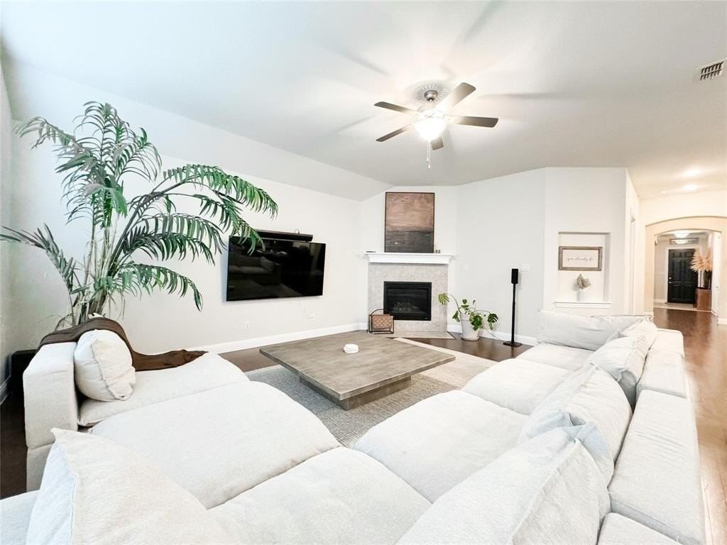 1236 Ponca St - Photo 5 of 14