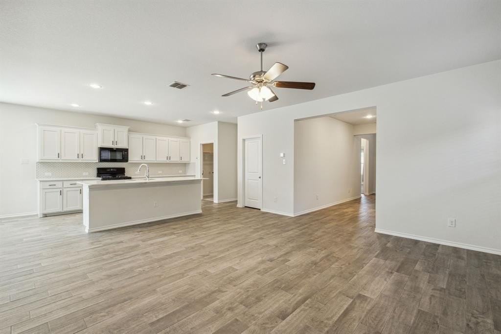 1908 Emilia Dr - Photo 5 of 22