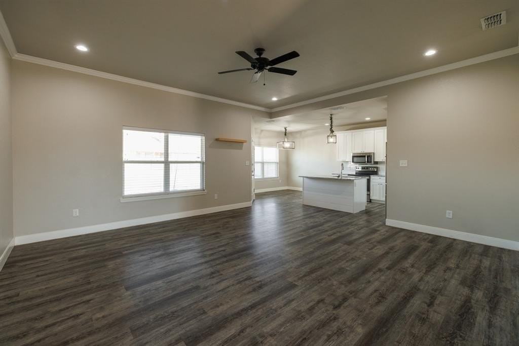 7437 Sleepy Hollow Ln - Photo 2 of 40