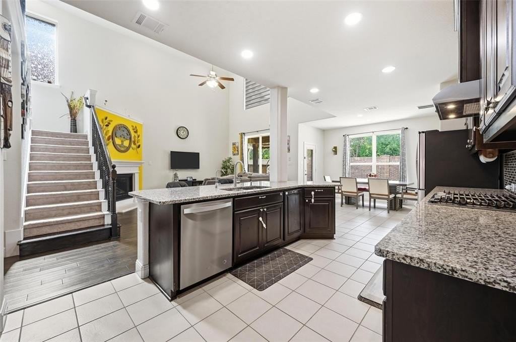 4408 Forebridge Dr - Photo 5 of 32