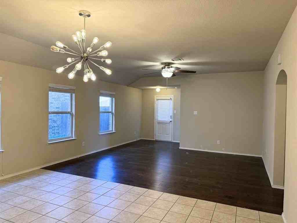 2447 French St - Photo 3 of 23