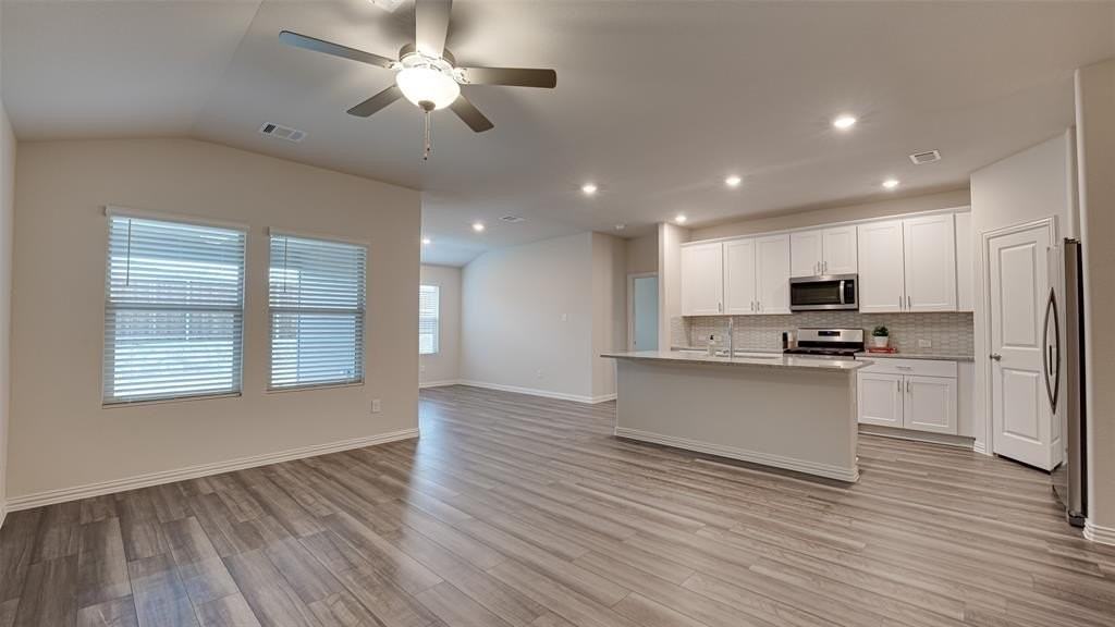 1115 Enchanted Rock Ln - Photo 4 of 30