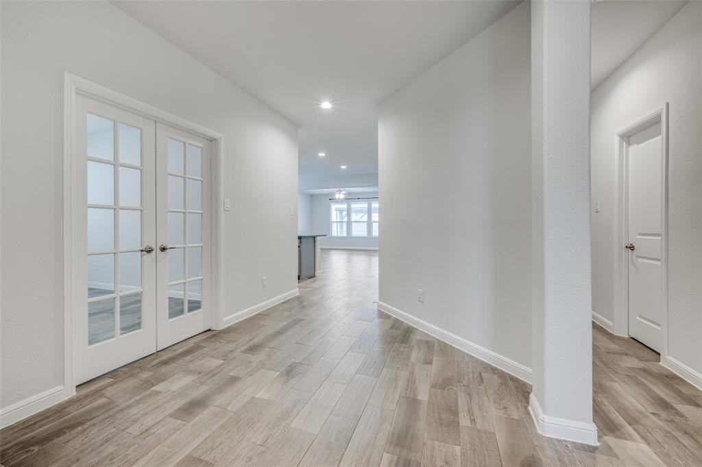 15933 Bronte Ln - Photo 4 of 37