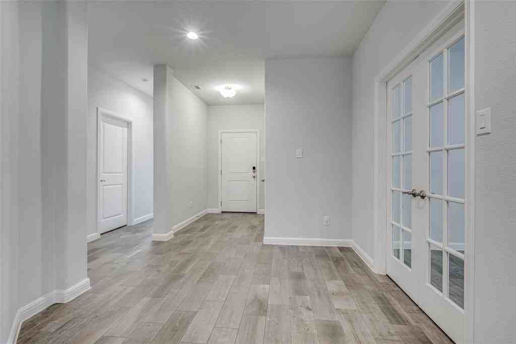 15933 Bronte Ln - Photo 5 of 37