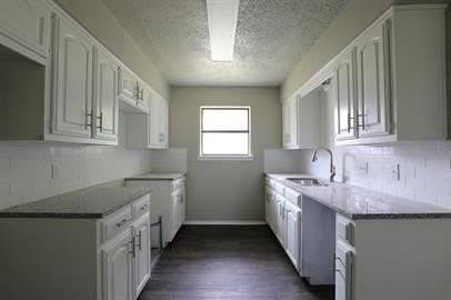 811 Clyde St - Photo 4 of 17