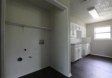 811 Clyde St - Photo 5 of 17