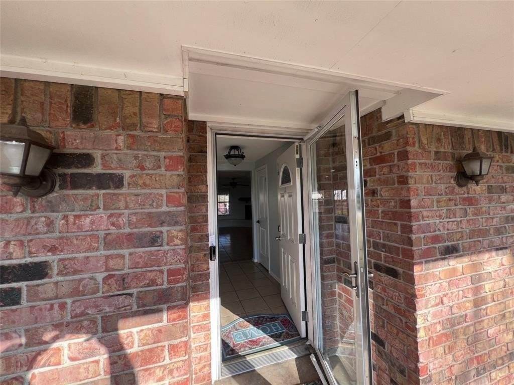 818 Fairlawn Dr - Photo 3 of 40