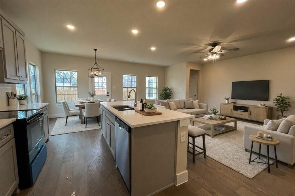 4203 Pickett St - Photo 2 of 24