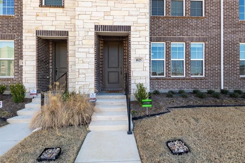 1025 Stockton Dr - Photo 3 of 25