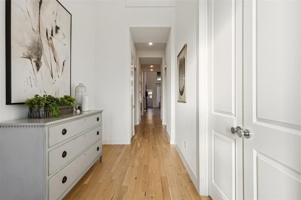 4110 Sandhills Ln - Photo 3 of 39