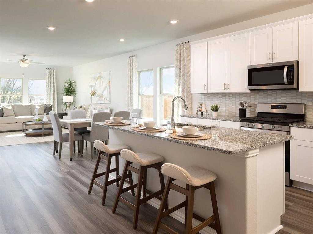 1403 Rolling Fox Dr - Photo 5 of 9