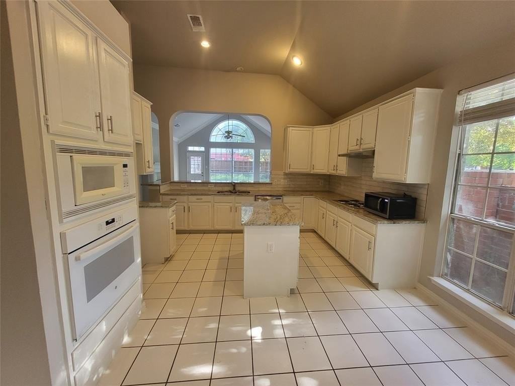 119 Saint James Rd - Photo 6 of 10