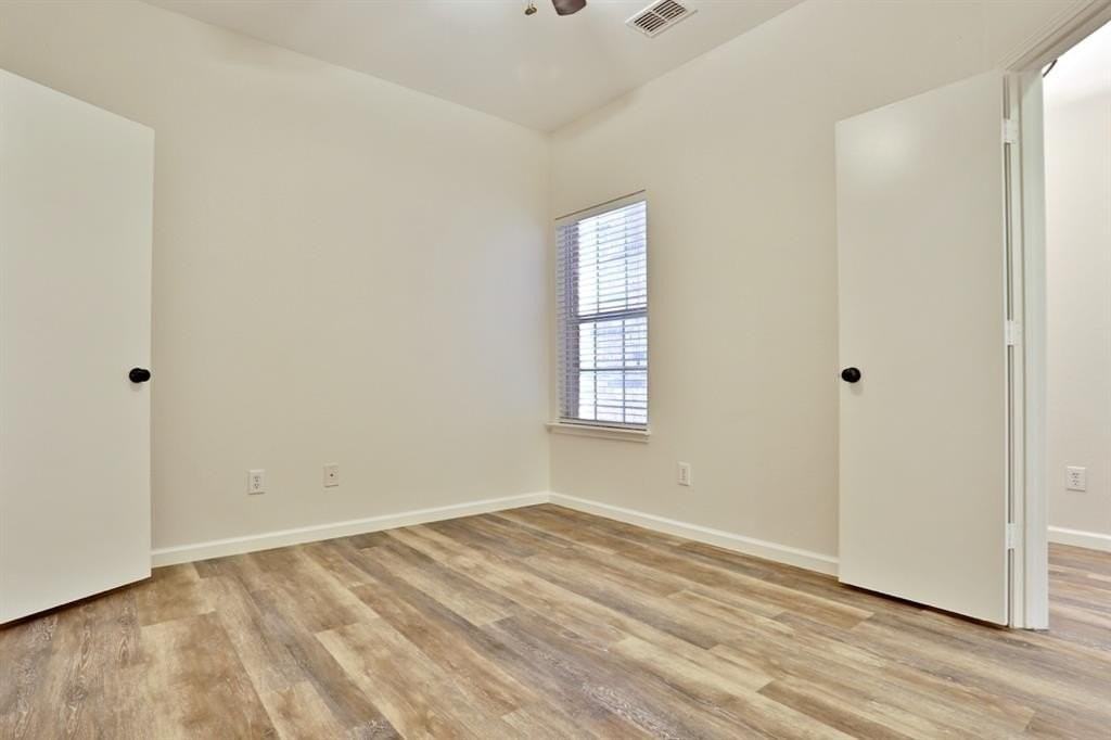 9208 Chesapeake Ln - Photo 5 of 25