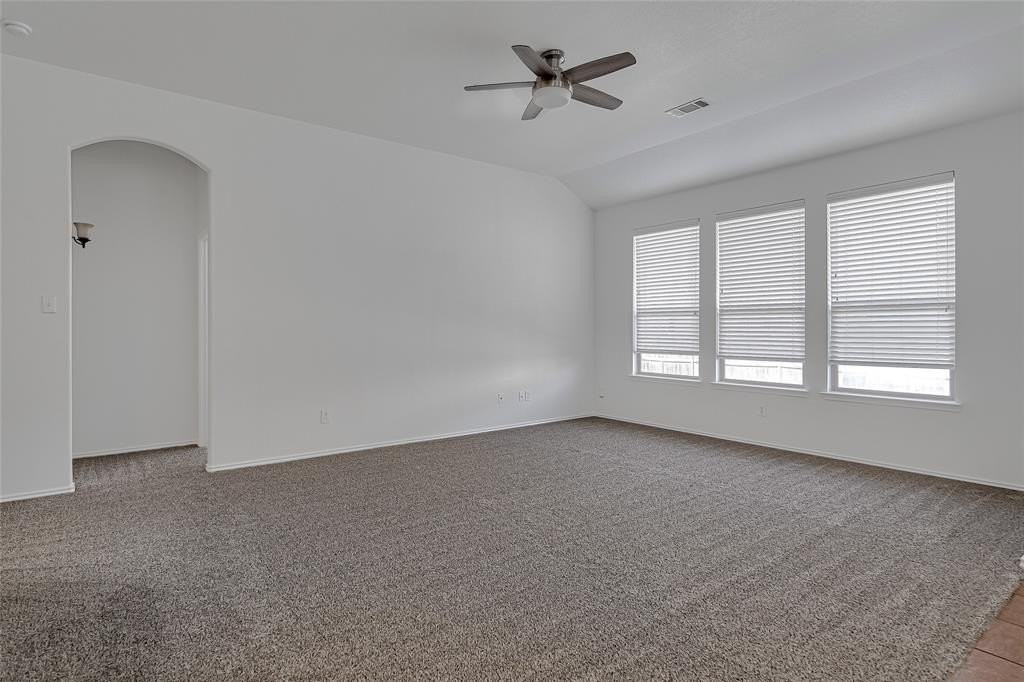 1624 Wickham Dr - Photo 4 of 25