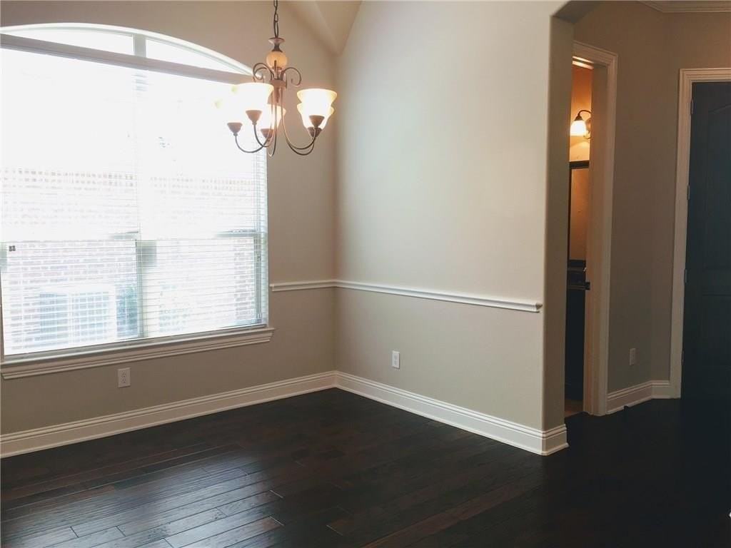 2623 Kingsford Ln - Photo 7 of 24